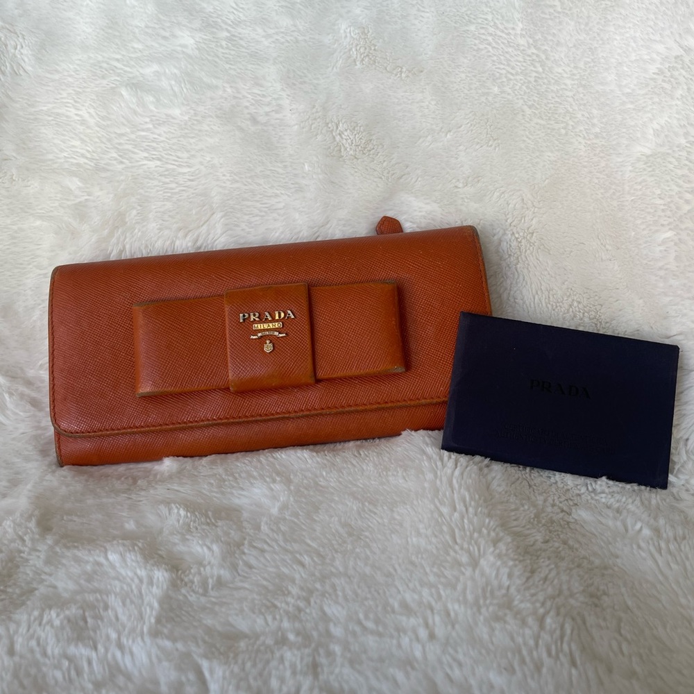 100% Authentic Prada Milano Bow wallet